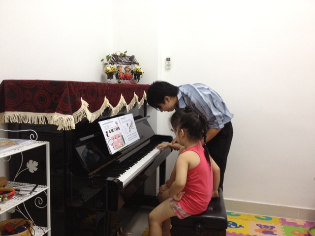 học thử piano